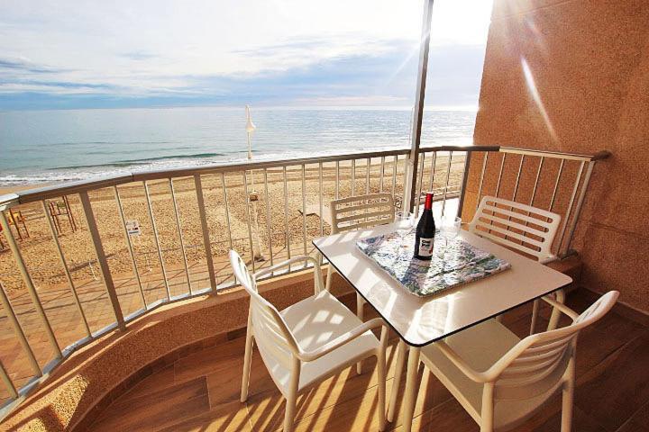 Апартаменти Apartamento Europa Primera Linea De Playa Guardamar Гуардамар-дел-Сегура Екстер'єр фото